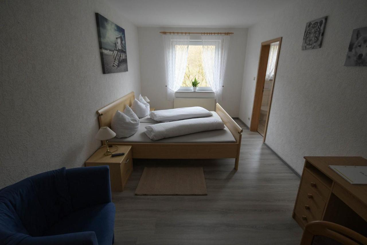 Zimmer Ohne Fruehstueck In Der Forellenzucht Burgen  Exterior foto