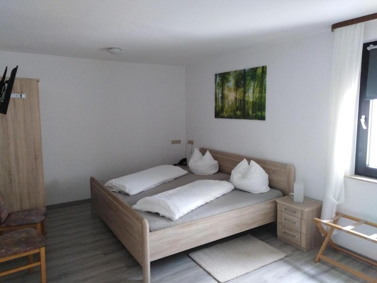 Zimmer Ohne Fruehstueck In Der Forellenzucht Burgen  Exterior foto