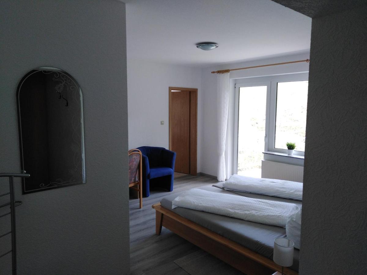Zimmer Ohne Fruehstueck In Der Forellenzucht Burgen  Exterior foto