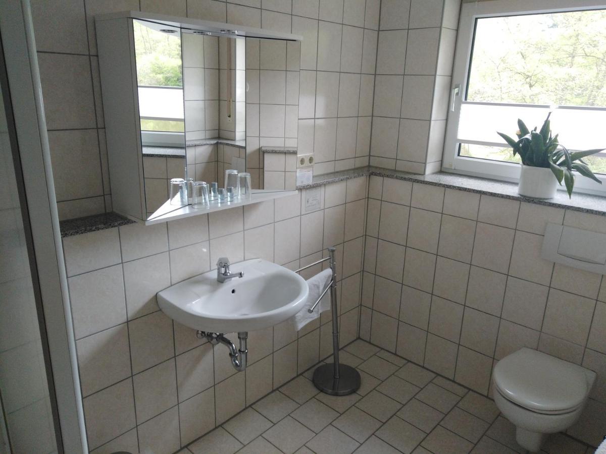 Zimmer Ohne Fruehstueck In Der Forellenzucht Burgen  Exterior foto